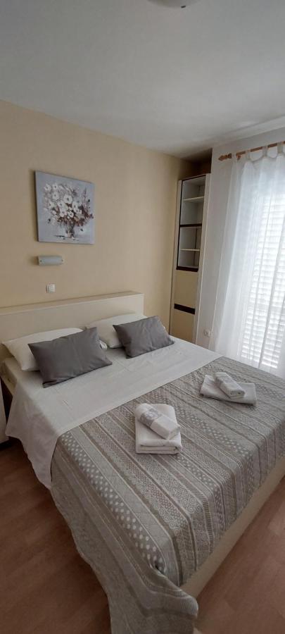 Pahljina Apartments Palit Екстериор снимка