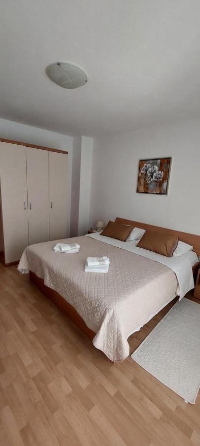 Pahljina Apartments Palit Екстериор снимка