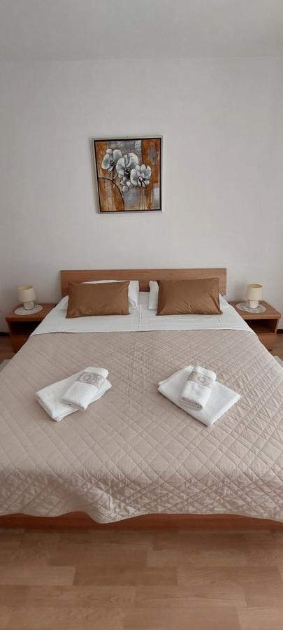 Pahljina Apartments Palit Екстериор снимка