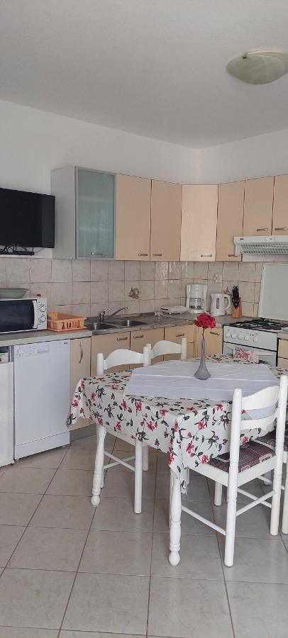 Pahljina Apartments Palit Екстериор снимка