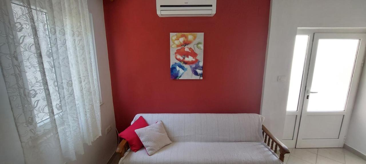Pahljina Apartments Palit Екстериор снимка
