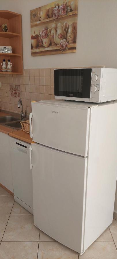Pahljina Apartments Palit Екстериор снимка