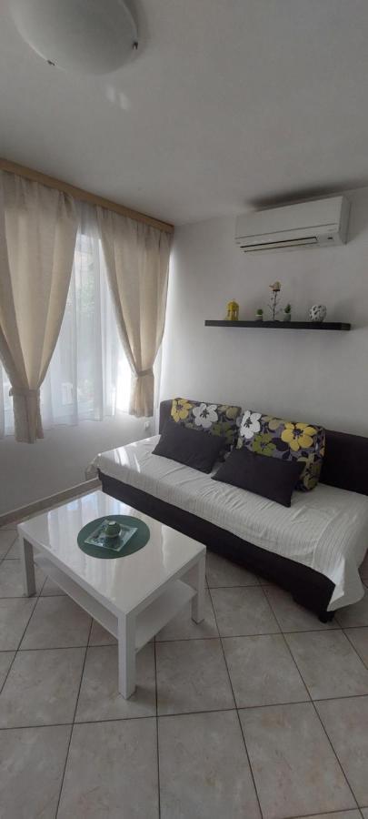 Pahljina Apartments Palit Екстериор снимка